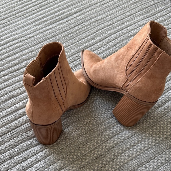 Stylish Tan Ankle Booties - Picture 1 of 4